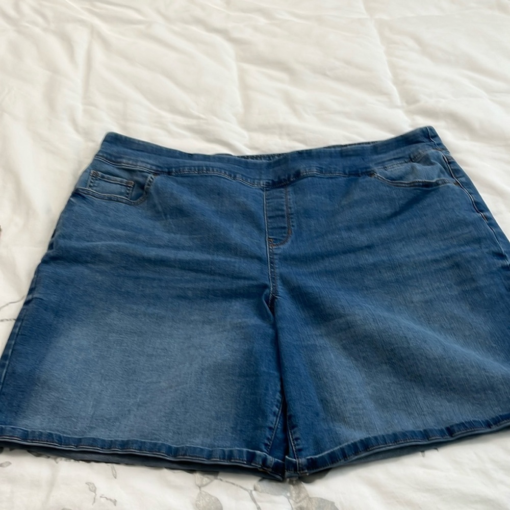 Denim Pull On shorts